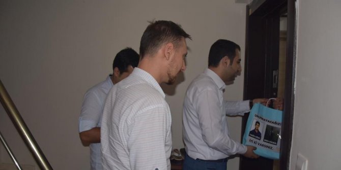 AK Parti’li gençler Eren Börü ve Yasin Bülbül hayrına kurban eti dağıttı