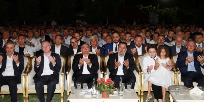 Bakan Yılmaz nikah şahidi oldu