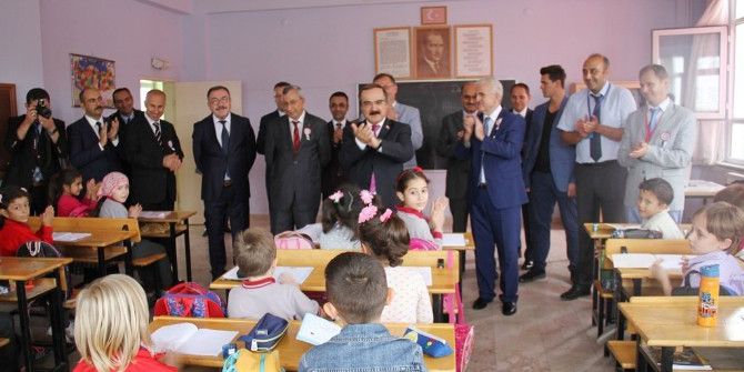 70 Yaşında Liseyi Bitirdi, Hedefini Mimarlık Olarak Belirledi