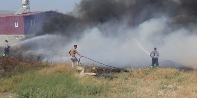 Hatay’da iş yeri hurdalığında yangın