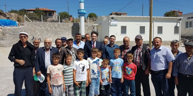 Ayvacık Kaymakamı Hakyemez ve AFAD İl Müdürü Yılmaz afetzedelerle bayramlaştı