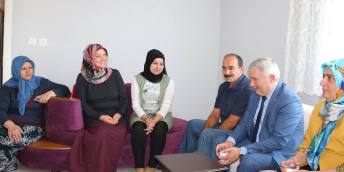 Başkan Şahin, bayramda şehit ailelerini ziyaret etti