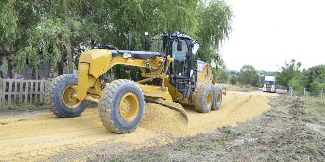 Tepebaşı Belediyesi farklı noktalarda yol çalışmalarına devam ediyor