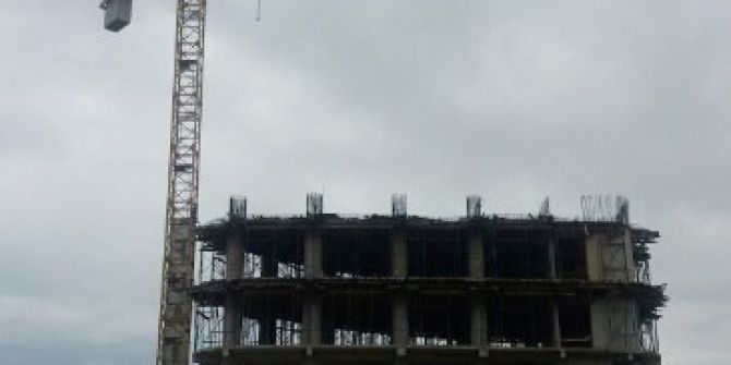 Atıl Durumdaki Dev Vinç Tehlike Saçıyor