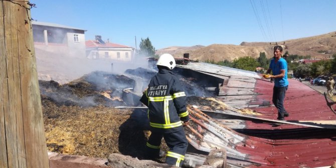 Tonlarca saman küle döndü