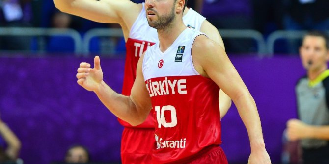 Melih üçlüklerine devam ediyor