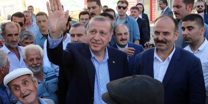Cumhurbaşkanı Erdoğan’dan köy ziyareti