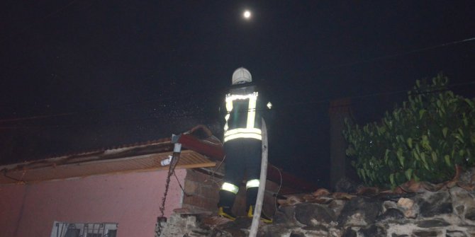Kula’da ahşap evde çıkan yangın korkuttu