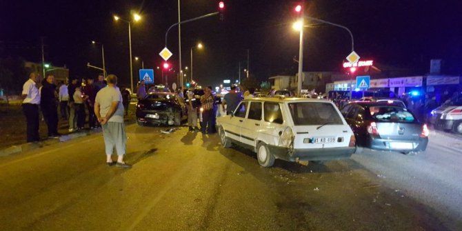 Düzce’de zincirleme kazada 8 kişi yaralandı