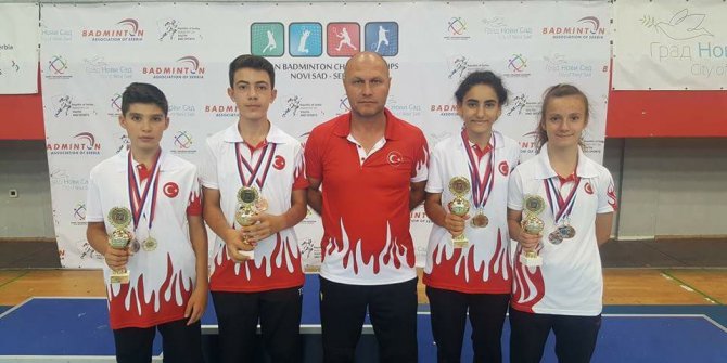 Badmintoncular 3 altın madalya İle döndüler