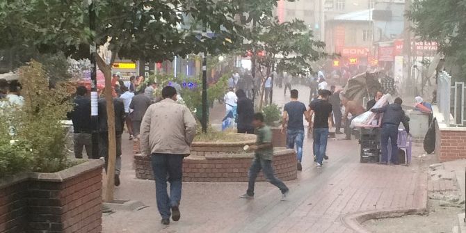 Vatandaşlar Yağmura Hazırlıksız Yakalandı