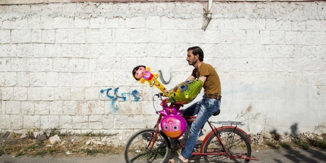 Kalbi sağda olan Suriyeli genç yardım istiyor