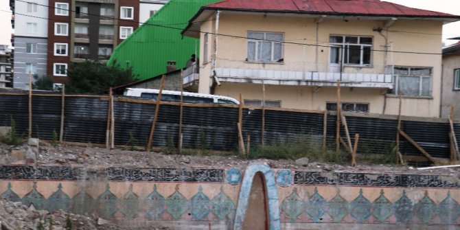 İnşaat kazısında erken cumhuriyet dönemine ait cami kalıntısı bulundu