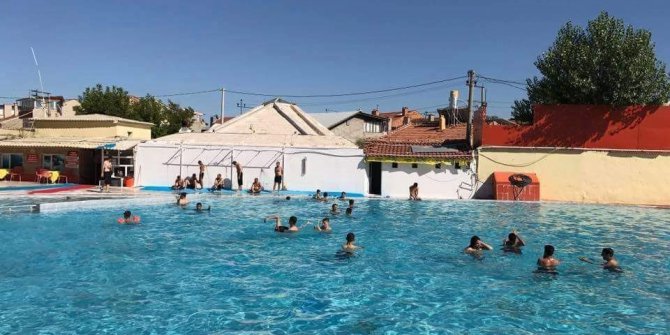 Bayram tatilinde ilçeler doldu taştı