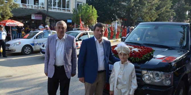 Valinin makam aracı sünnet arabası oldu