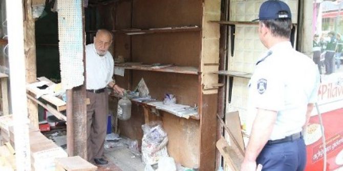 Orta Cami’de Ruhsatsız 11 Dükkan Yıkıldı