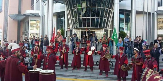 Metheran takımı İzmit’e renk katıyor