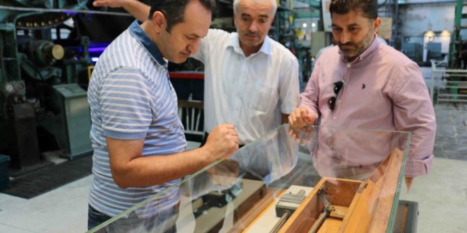 Kağıt uzmanı akademisyenler Kağıt Müzesini gezdi