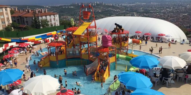 Bayram tatilinde aquaparka yoğun ilgi