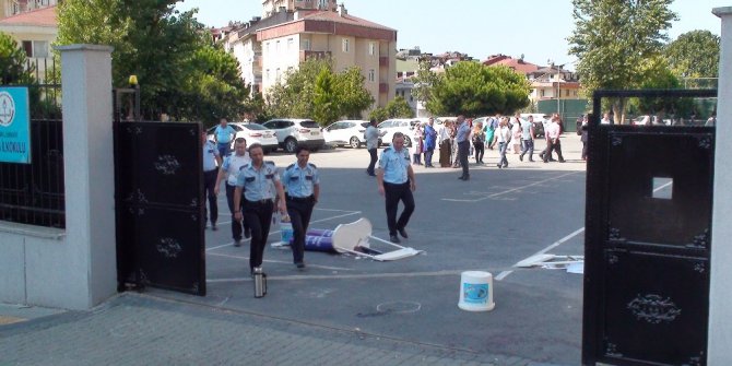 Servisçilerin okul bahçesindeki kavgasında silahlar konuştu: 3 yaralı
