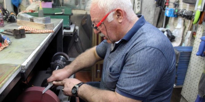 Esnaflar, bıçak bilemeden umduğunu buldu, satışlardan bulamadı