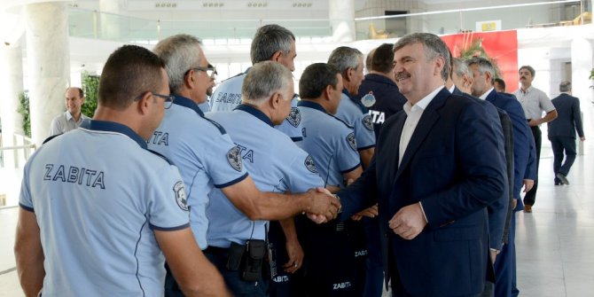 Başkan Akyürek, belediye personeliyle bayramlaştı