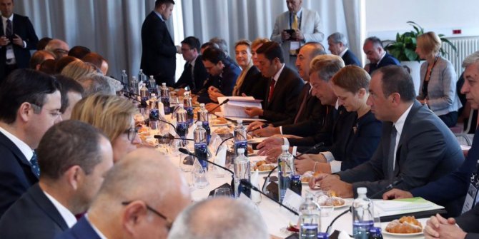 Bakan Çavuşoğlu Slovenya’da temaslarını sürdürüyor