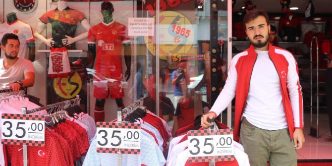 Milli maç öncesi forma satışları tavan yaptı