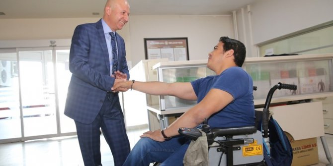 Başkan Çolakbayrakdar, personel ile bayramlaştı