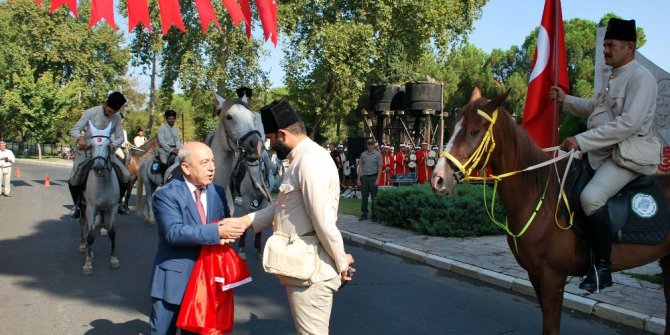 Salihli’nin 95’inci kurtuluş yılı atlı birliklerle kutlandı