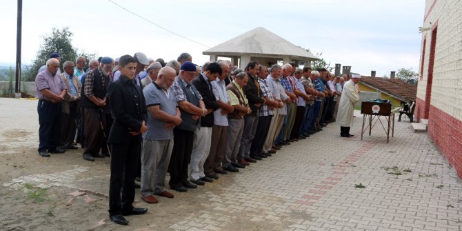 ’Kız isteme’ cinayetinde ölenler toprağa verildi