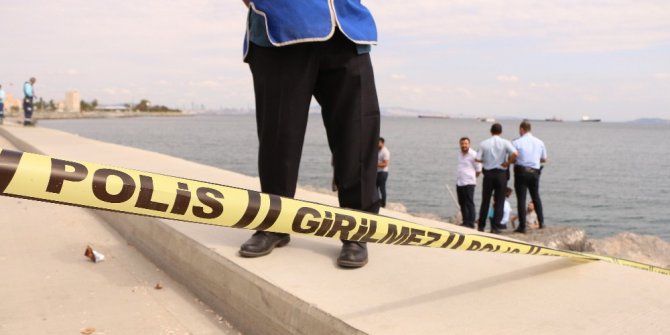 Zeytinburnu sahilinde kıyıya erkek cesedi vurdu