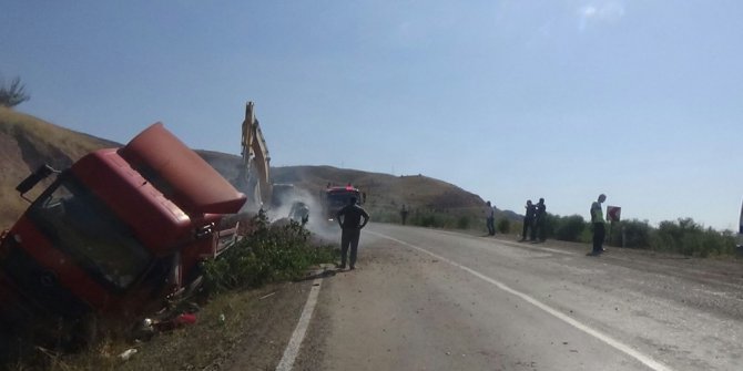 Yola savrulan TIR’ın arka tekerlekleri yandı