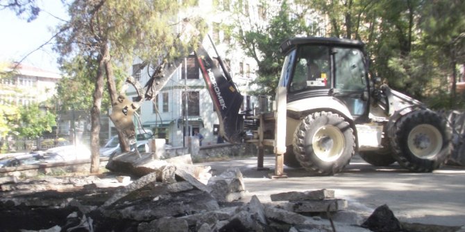 Bandırma Hükümet Konağı bahçesi park oluyor