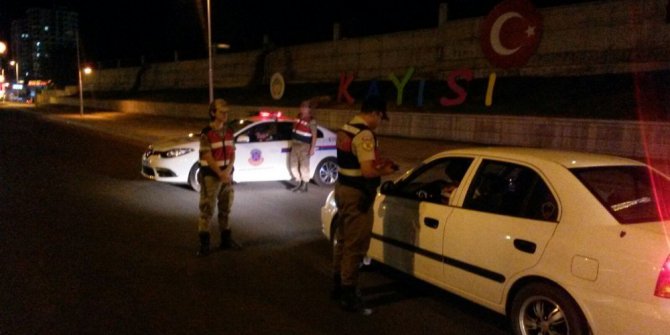 Jandarmadan tatilcilere trafik uygulaması