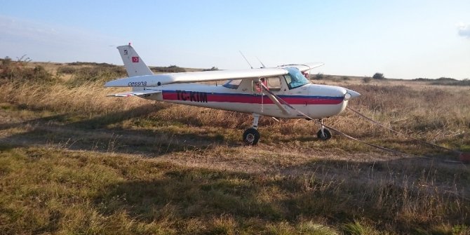 Çorlu Havaalanı’ndan kalkan uçak tarlaya zorunlu iniş yaptı