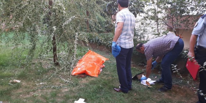 Balkondan düşen genç kız öldü