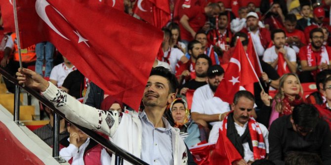 Eskişehir’de milli coşku başladı