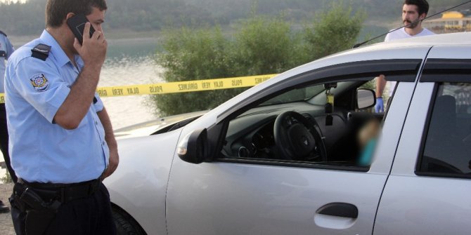 Otomobilde ölü bulundu