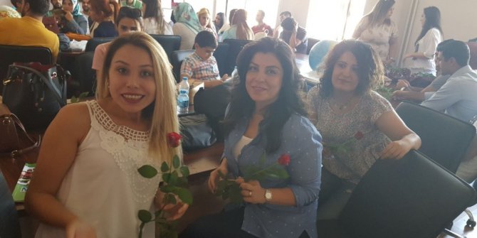 Van’da öğretmenlere çiçekli karşılama