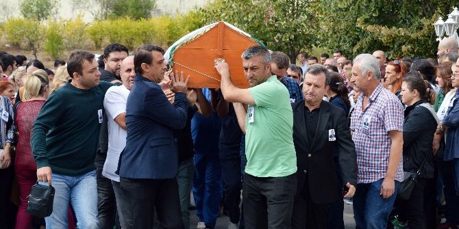 Ambulansın Devrilmesi Sonucu Ölen Sağlık Memuru İçin Tören Düzenlendi