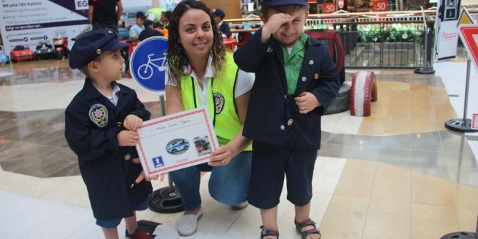 PİAZZA’da minikler trafik kurallarını eğlenerek öğrendi