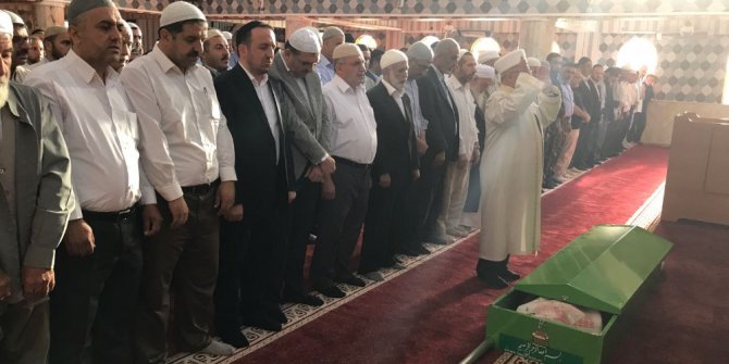 Müftü Arvas, annesinin cenaze namazını kıldırdı
