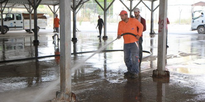 Toroslar’da bayram sonrası temizlik yapıldı