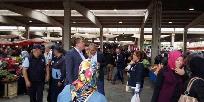 Başkan Tekin, Pazaryerinde İncelemelerde Bulundu