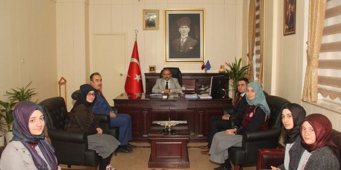 Bayburt Kız Anadolu İmam Hatip Lisesi Öğrencilerinden Vali Ustaoğlu’na Ziyaret
