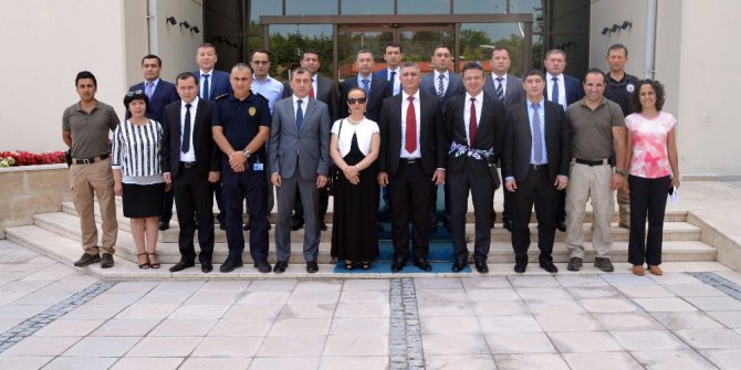 Özbek polislere eğitim