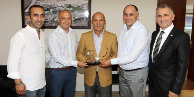 İstanbullu hakemlerden Başkan Altınok Öz’e ziyaret