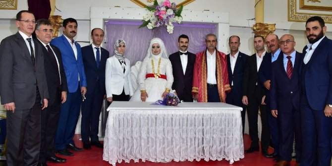 Vali Erin nikah şahidi oldu