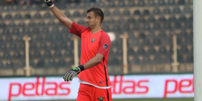 Akhisar, Lukac ve Caner ile sözleşme yeniledi